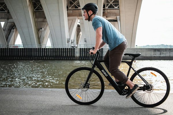 Quelles sont les règles de sécurité essentielles en cyclisme urbain ?